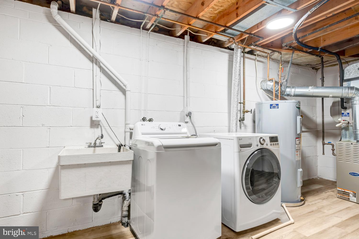1412 Green Run Lane Reston, VA 20190 - Photo 18 of 48 Laundry and utilities