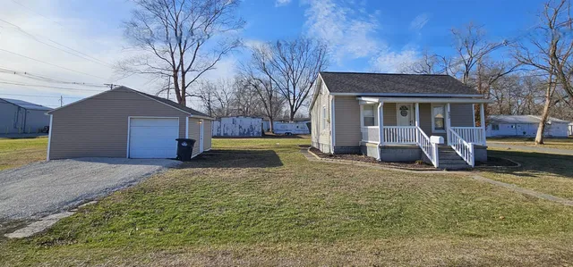 $99,000 | 803 South Maple Street, Salem, IL 62881