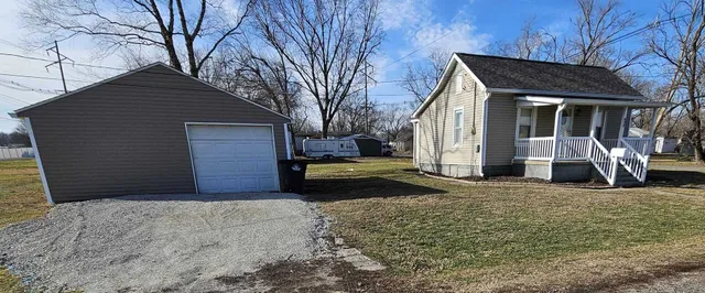 $99,000 | 803 South Maple Street, Salem, IL 62881