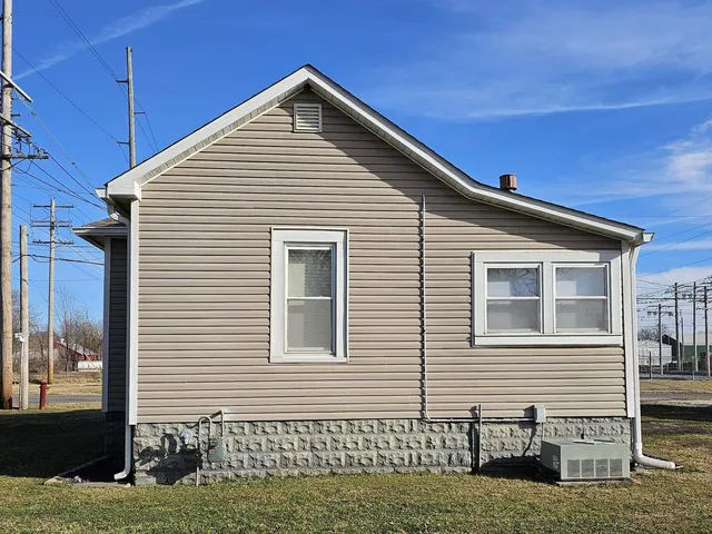 $99,000 | 803 South Maple Street, Salem, IL 62881