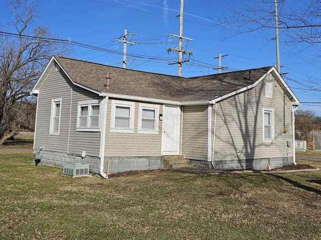 $99,000 | 803 South Maple Street, Salem, IL 62881