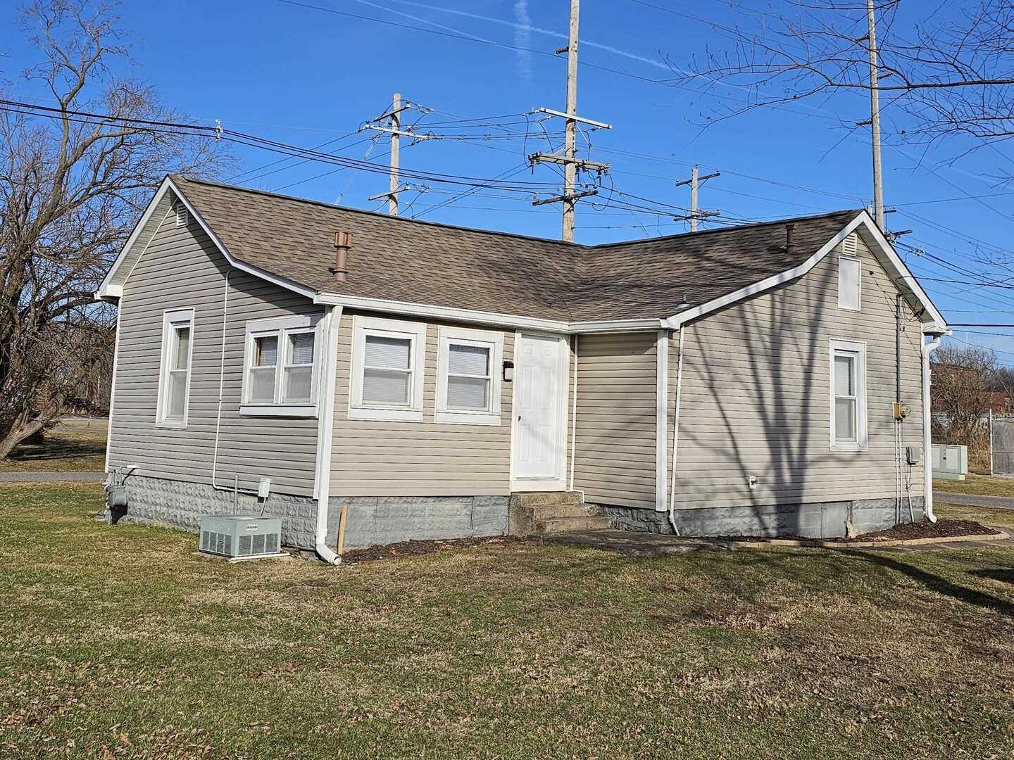 803 South Maple Street Salem, IL 62881 - Photo 7 of 38