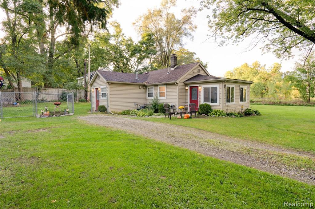 1487 Butler Boulevard Howell, MI 48843 - Photo 2 of 23 Gallery Image 2