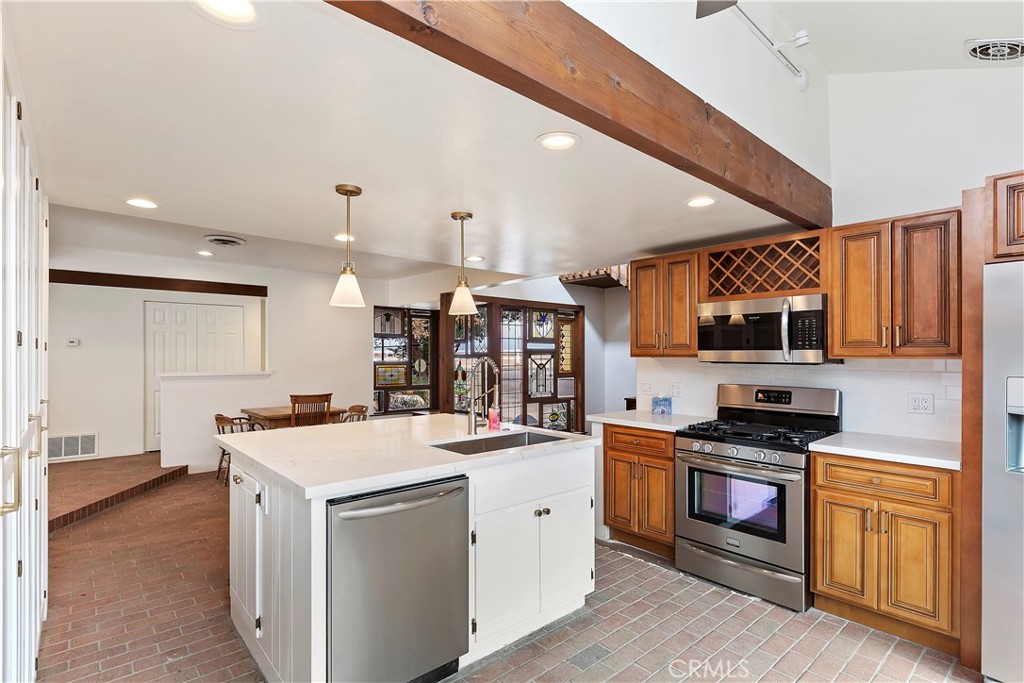 920 River Drive Norco, CA 92860 - Photo 11 of 37