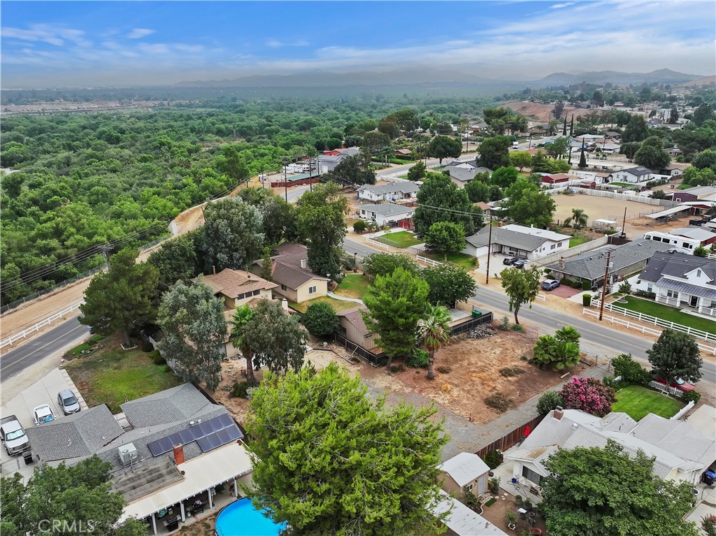 920 River Drive Norco, CA 92860 - Photo 5 of 37