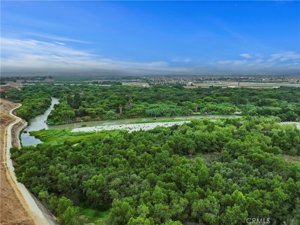 920 River Drive Norco, CA 92860 - Photo 6 of 37