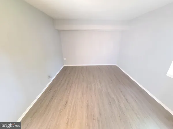 $2,025 | 19439 Brassie Place, Unit 301, Gaithersburg, MD 20886