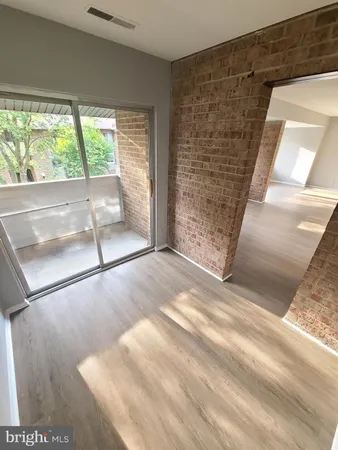 $2,025 | 19439 Brassie Place, Unit 301, Gaithersburg, MD 20886