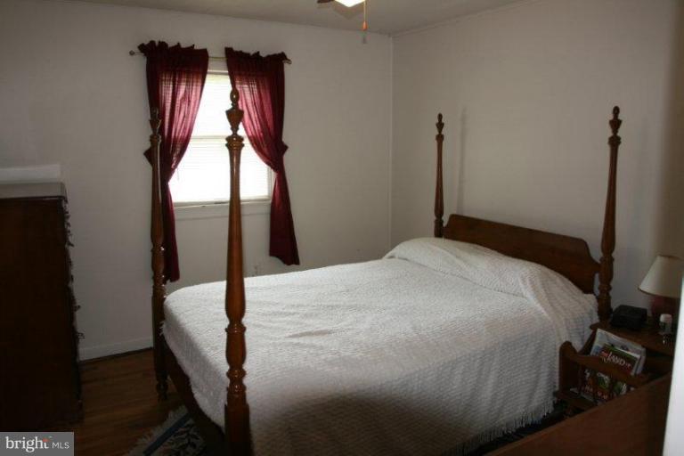 9525 North Laurel Road Laurel, MD 20723 - Photo 4 of 6 Bedroom