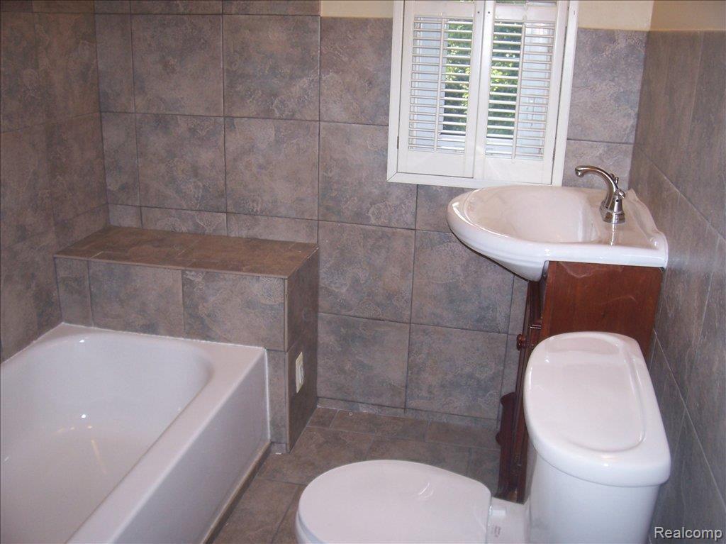 485 Lincoln Road Grosse Pointe, MI 48230 - Photo 16 of 17 485 LINCOLN 032