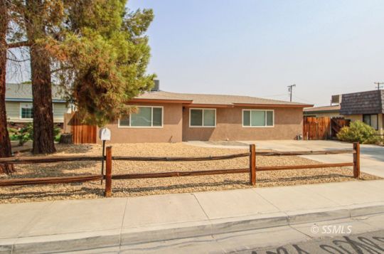 708 West Perdew Avenue Ridgecrest, CA 93555 - Photo 2 of 37 front view of a house
