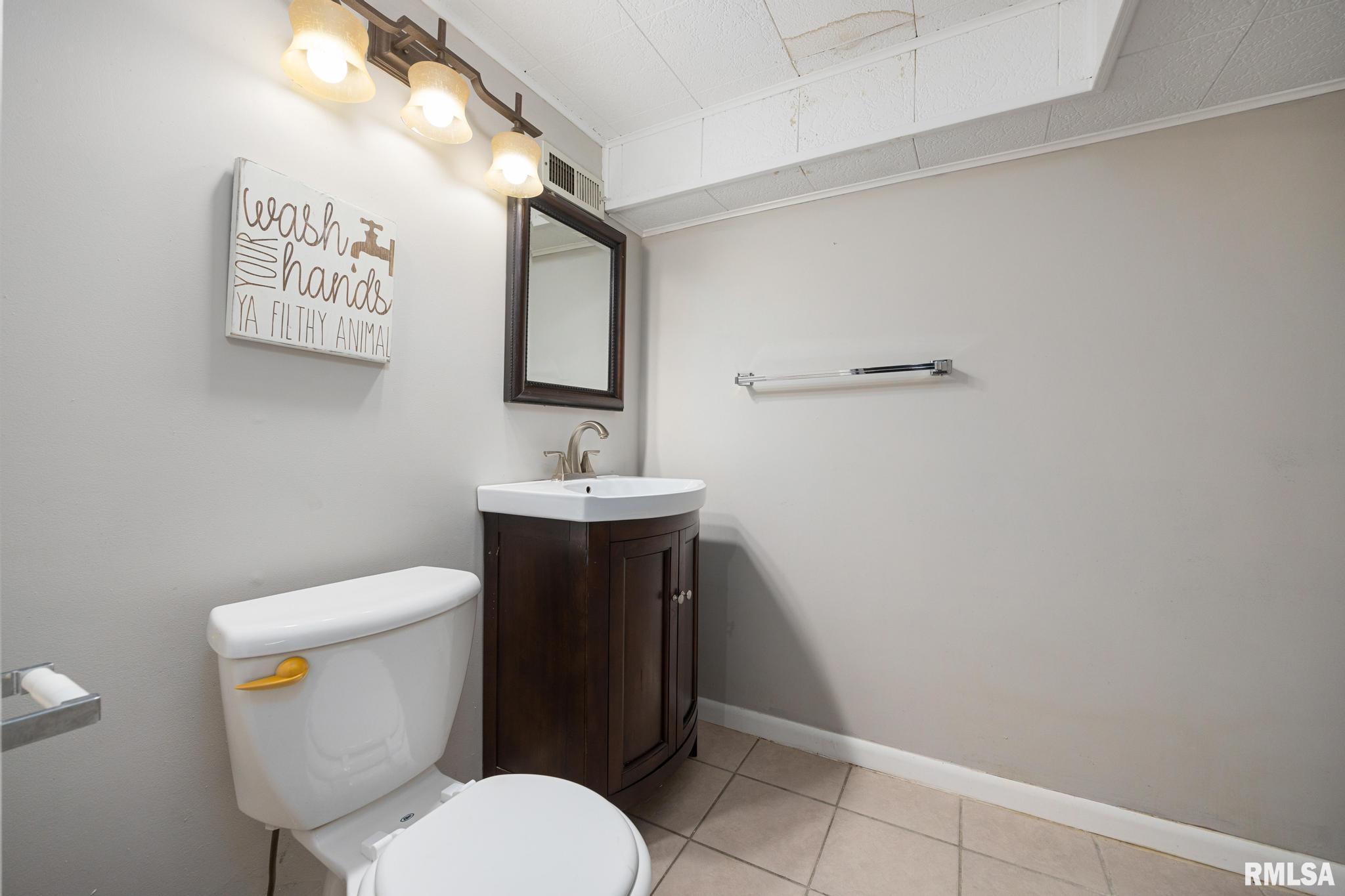 1323 West Circle Road Peoria, IL 61604 - Photo 32 of 43