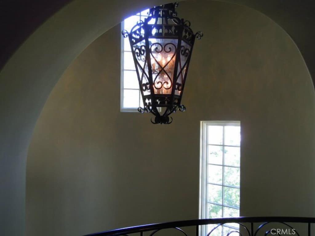 2515 Boulder Road Altadena, CA 91001 - Photo 25 of 51 a view of a window in a room