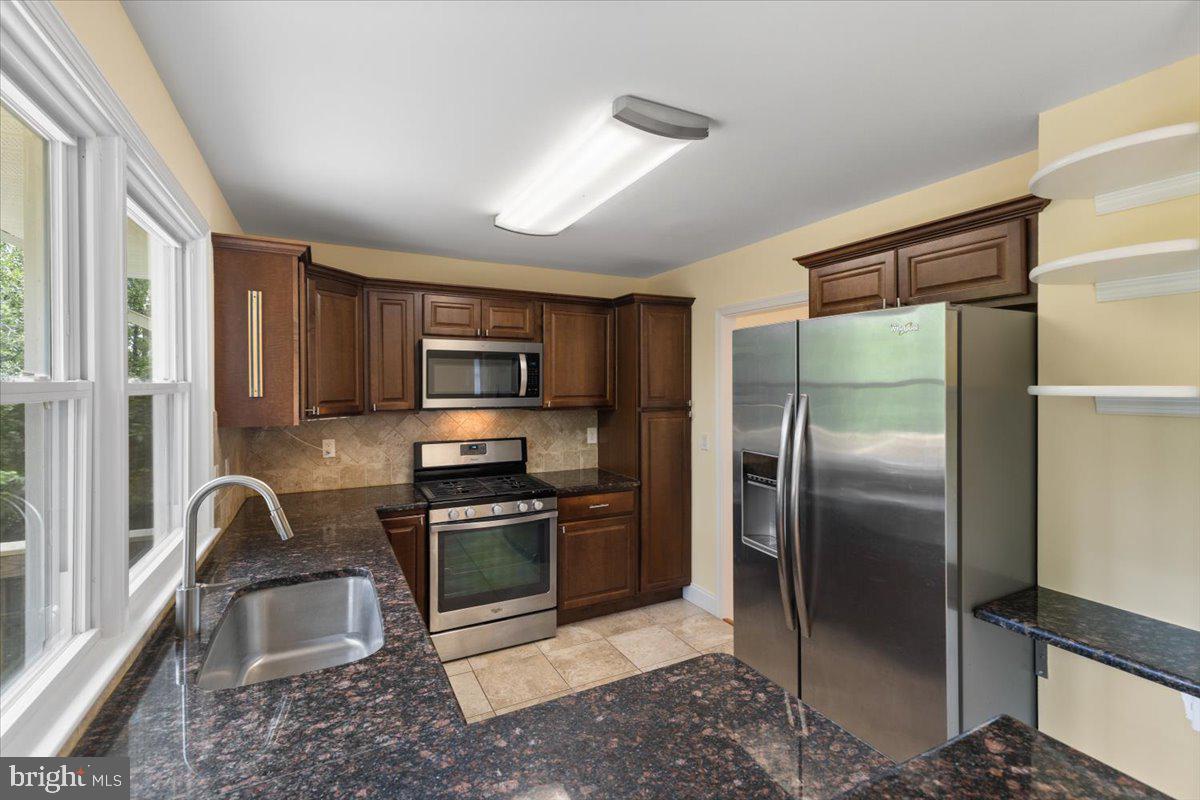 5627 Ottawa Road Centreville, VA 20120 - Photo 14 of 40
