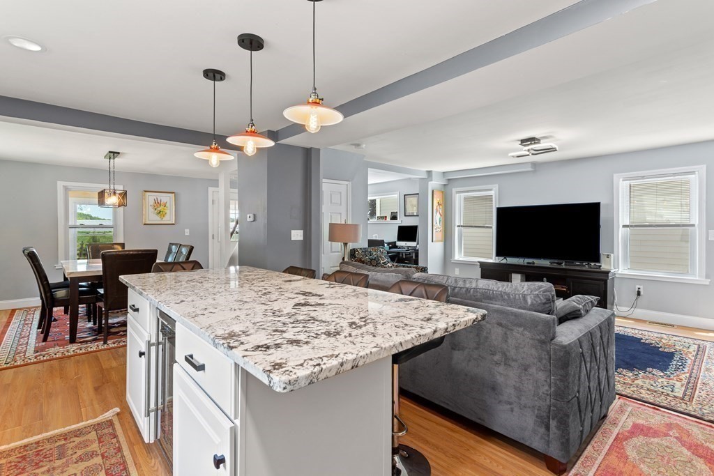 30 South Martin Road Amesbury, MA 01913 - Photo 11 of 33