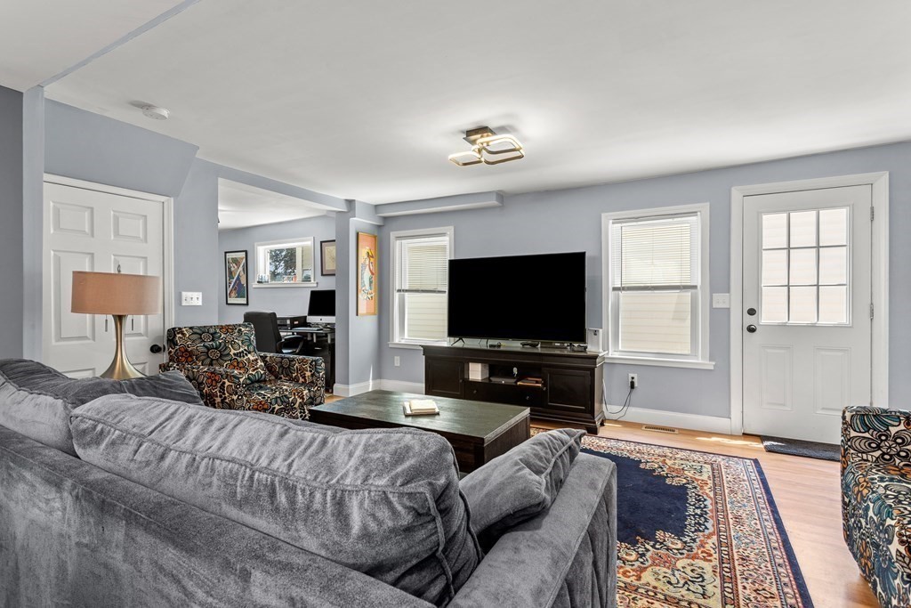 30 South Martin Road Amesbury, MA 01913 - Photo 19 of 33