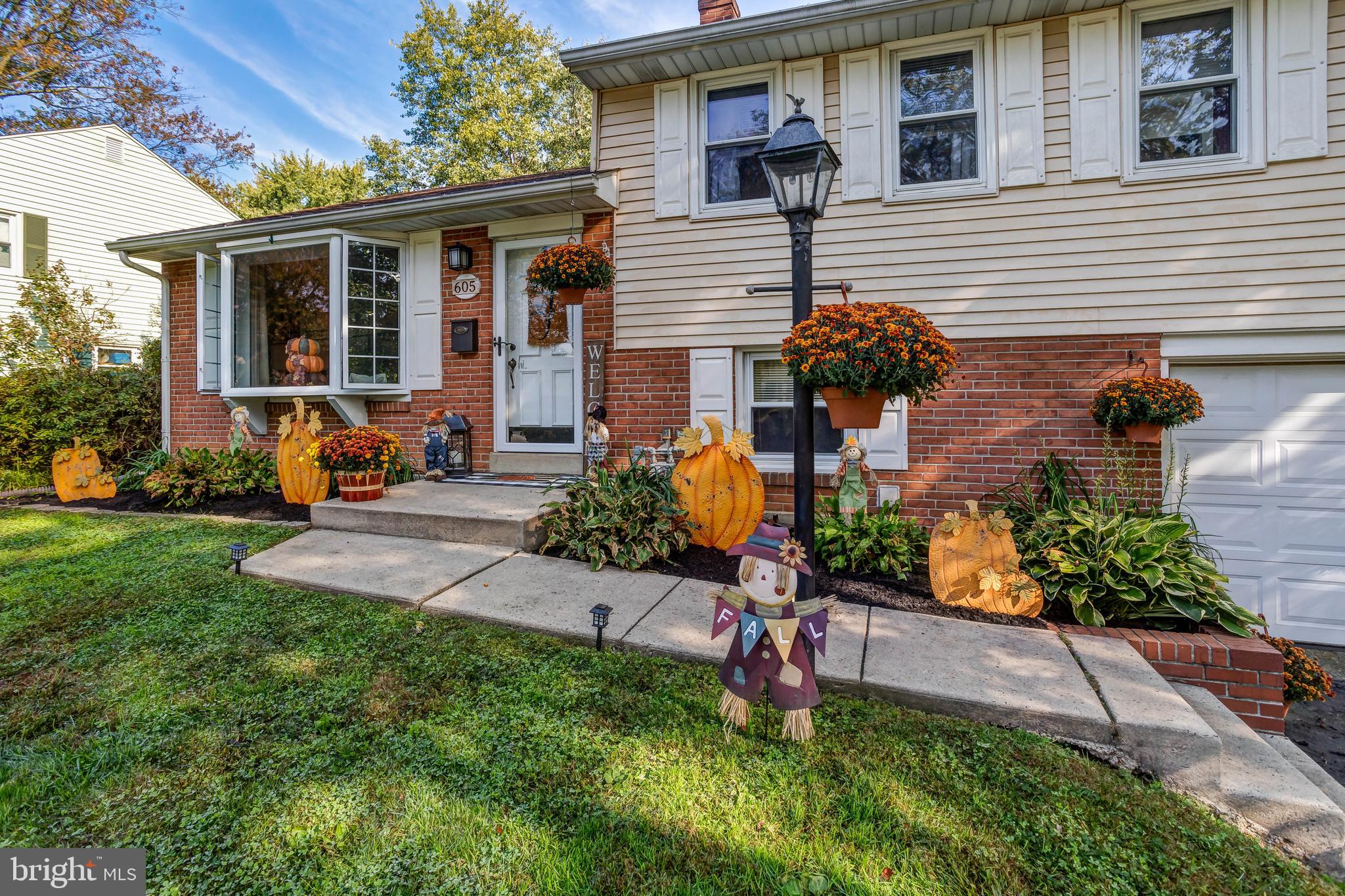 605 Lamp Post Lane Aston, PA 19014 - Photo 3 of 44 Gallery Image 3
