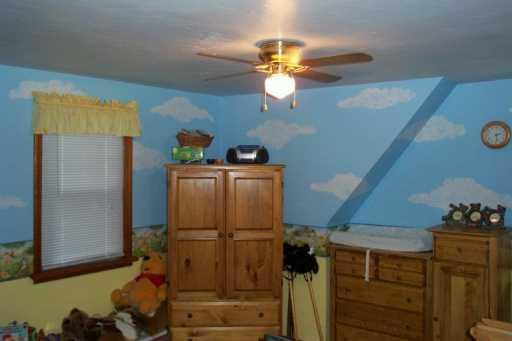 131 Lindsay Road Carnegie, PA 15106 - Photo 7 of 8 Other.