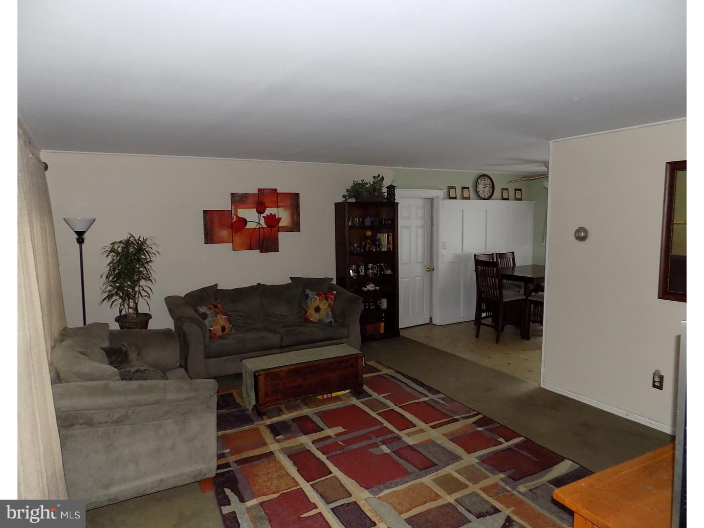 42 Queens Bridge Road Levittown, PA 19057 - Photo 4 of 22 Living Room