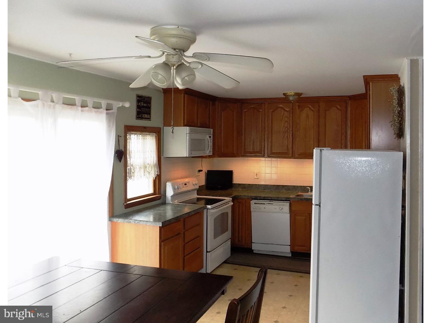 42 Queens Bridge Road Levittown, PA 19057 - Photo 9 of 22 Kitchen