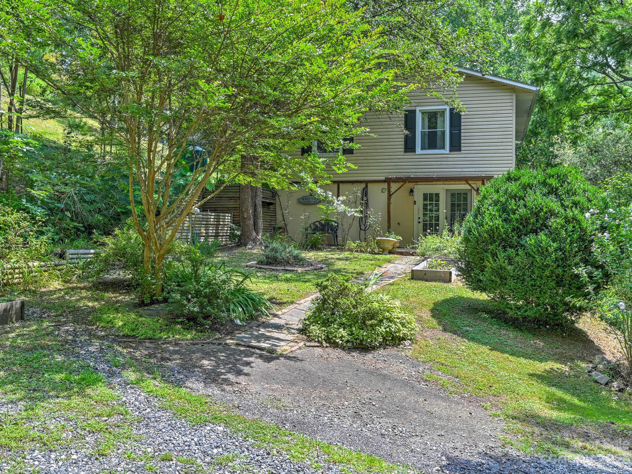 272 Sharp Hollow Road Marshall, NC 28753 - Photo 26 of 46 Gallery Image 26
