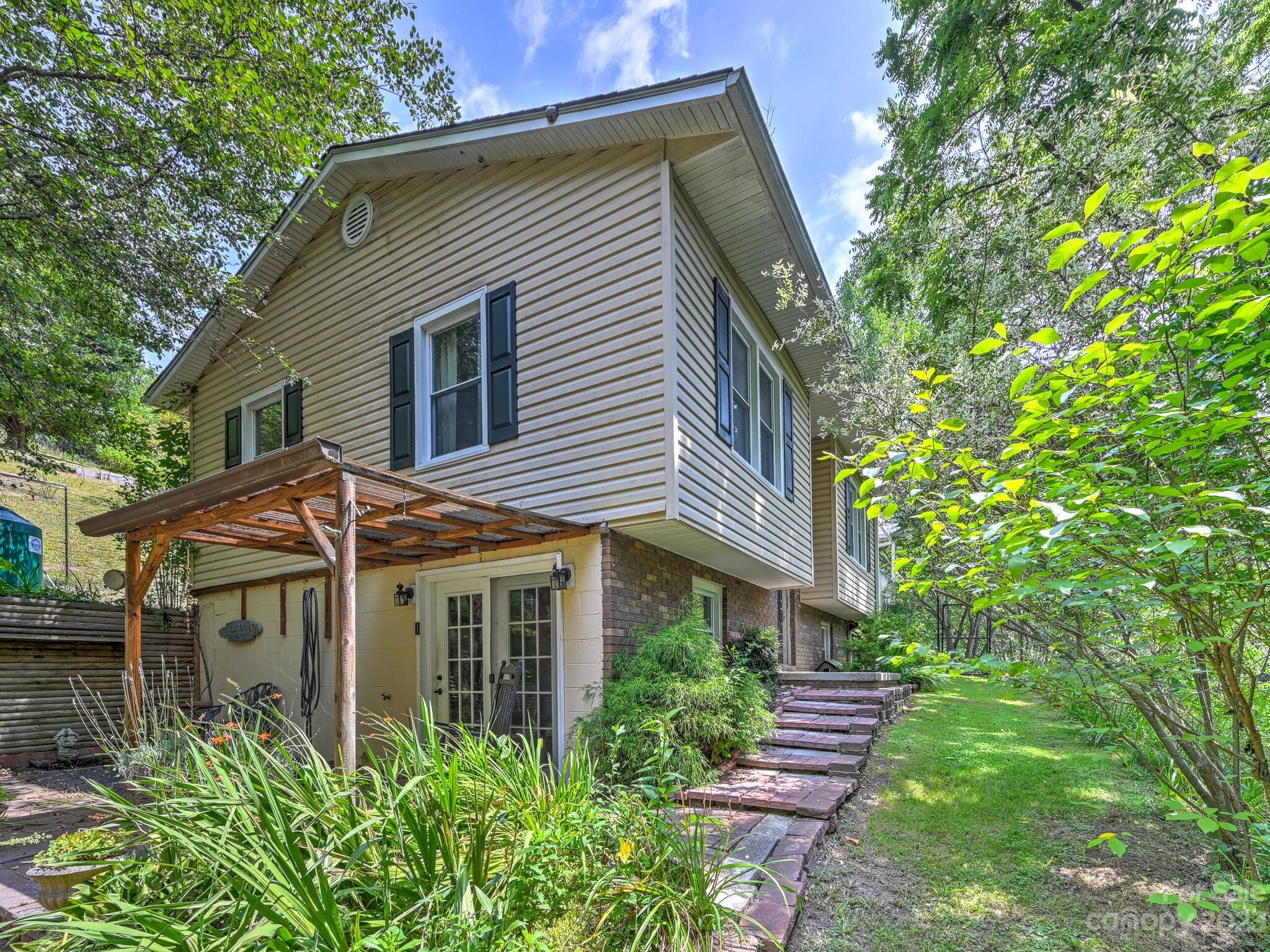 272 Sharp Hollow Road Marshall, NC 28753 - Photo 3 of 46 Gallery Image 3