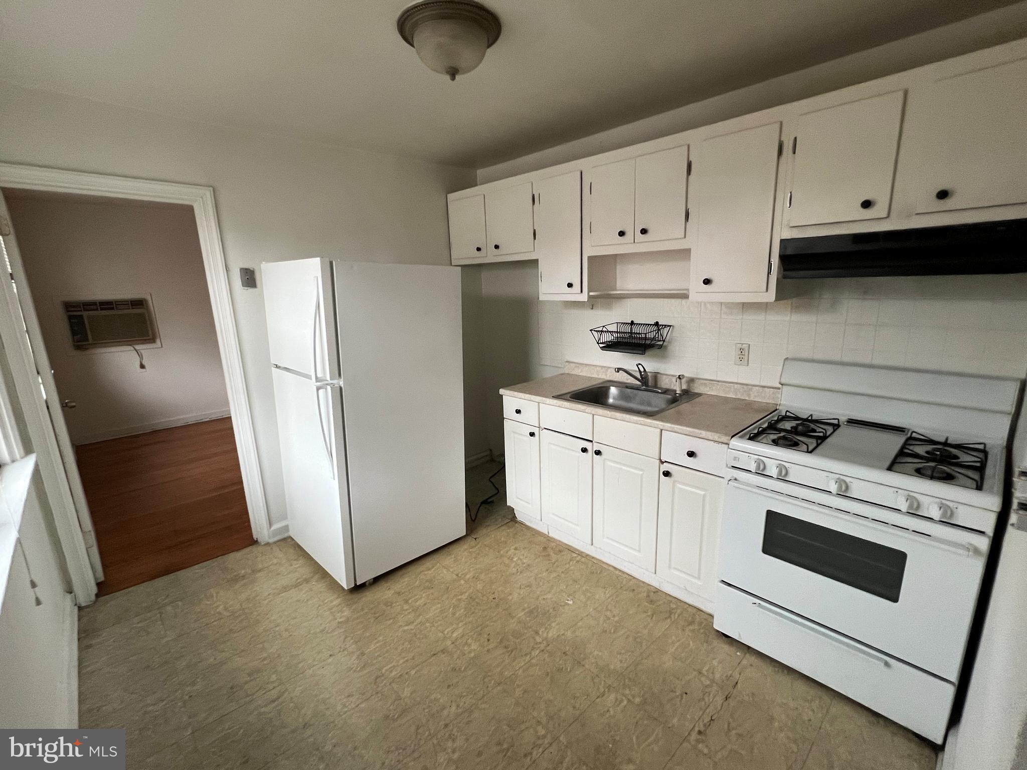 7235 Dungan Road Philadelphia, PA 19111 - Photo 18 of 26