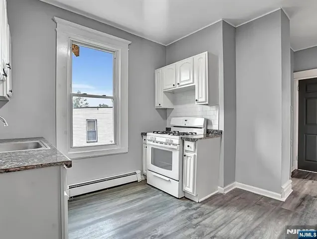 $1,900 | 49 Tichenor Terrace, Irvington, NJ 07111