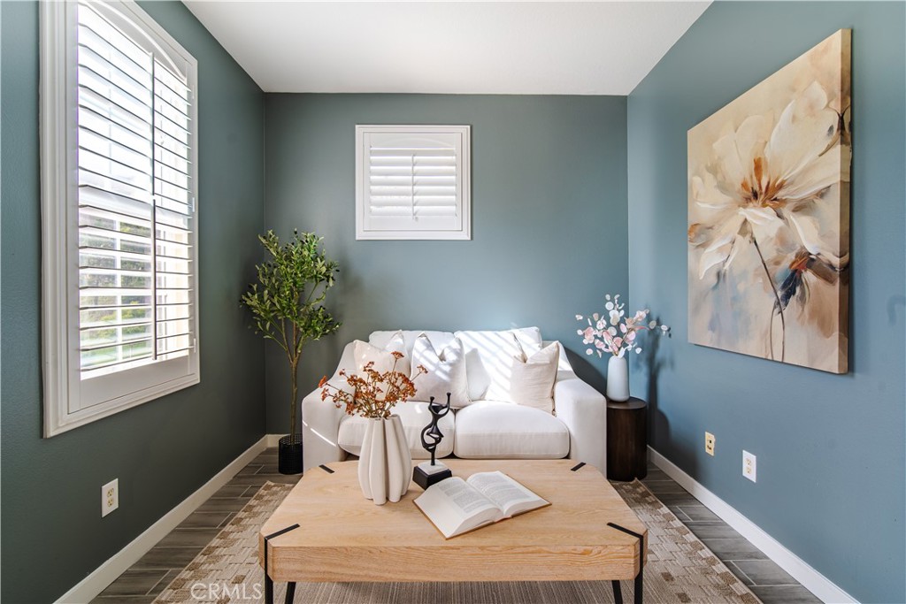 21 Thorp Ladera Ranch, CA 92694 - Photo 26 of 43 a living room with furniture and a potted plant