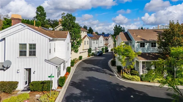 $1,160,000 | 21 Thorp, Ladera Ranch, CA 92694