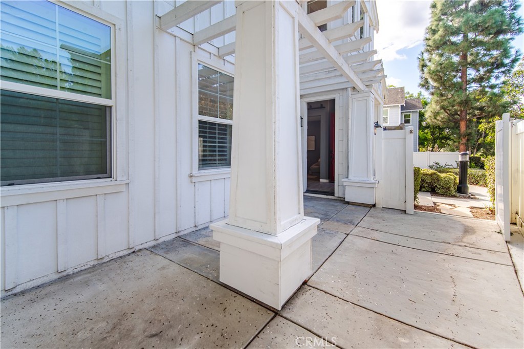 21 Thorp Ladera Ranch, CA 92694 - Photo 4 of 43 a view of house with entryway and windows