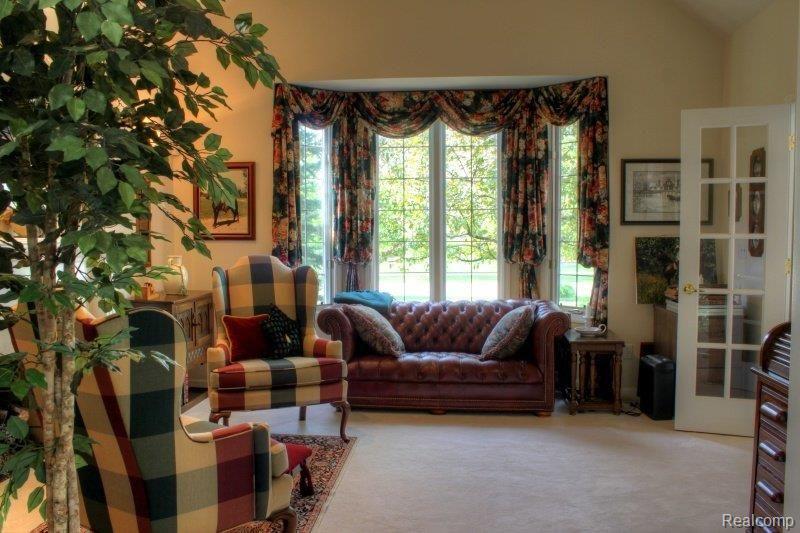 6648 Kennesaw Road Canton, MI 48187 - Photo 11 of 25 Master Bedroom Sitting.jpg