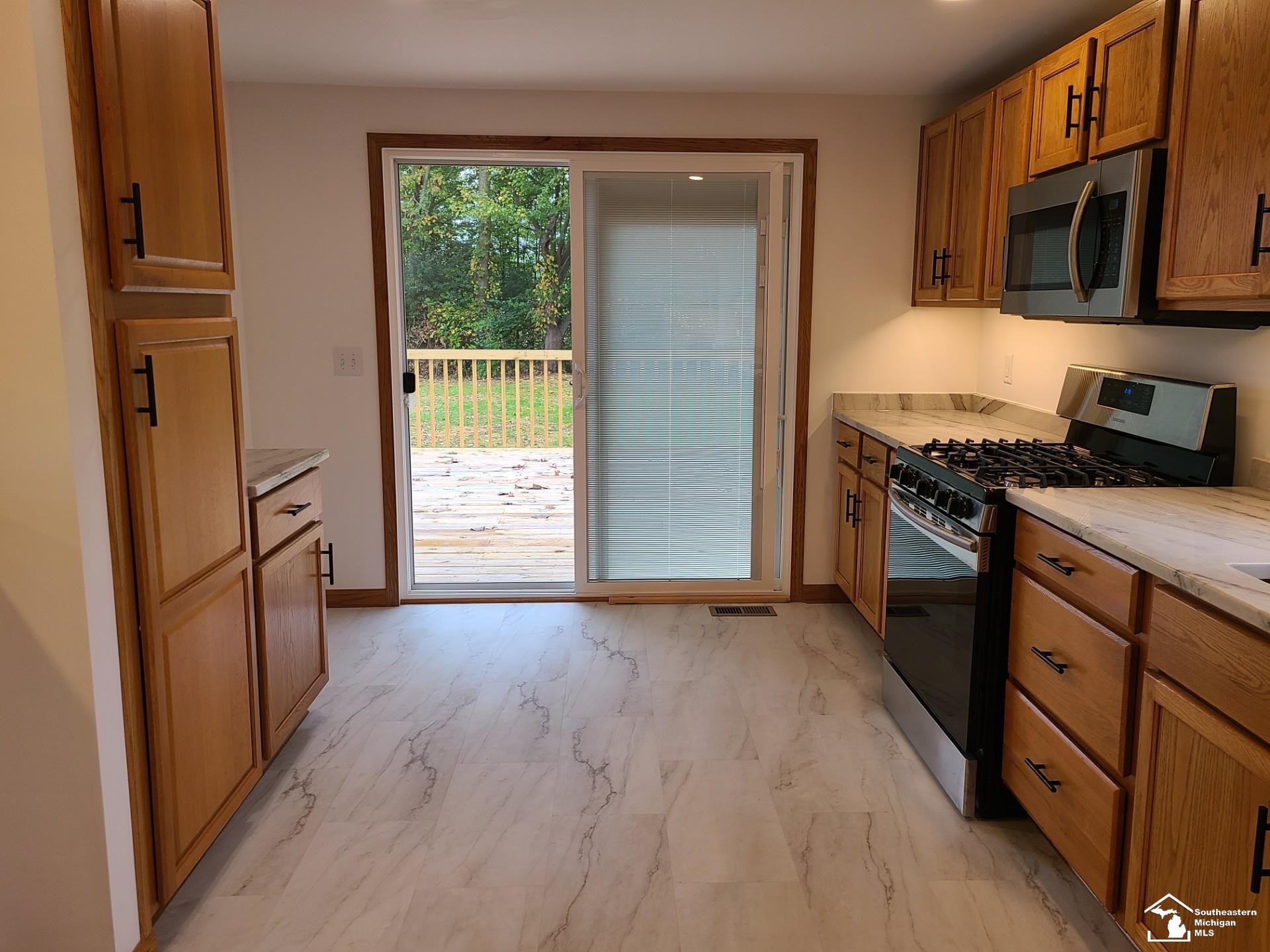 7921 Crabb Road Temperance, MI 48182 - Photo 19 of 36