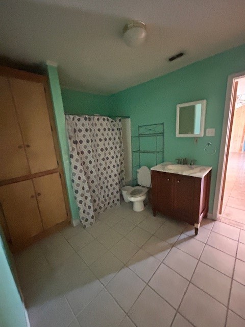 1200 Santa Rosa Street San Diego, TX 78384 - Photo 5 of 16 a view of a furniture