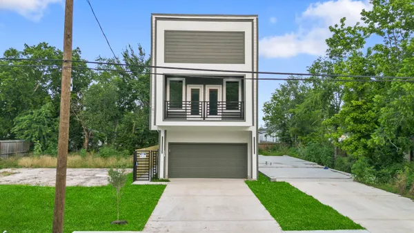 $2,300 | 6631 Foster Street, Houston, TX 77021
