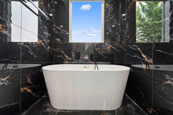 $2,300 | 6631 Foster Street, Houston, TX 77021