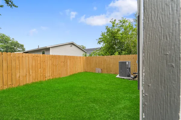 $2,300 | 6631 Foster Street, Houston, TX 77021