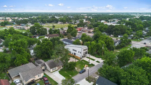 $2,300 | 6631 Foster Street, Houston, TX 77021