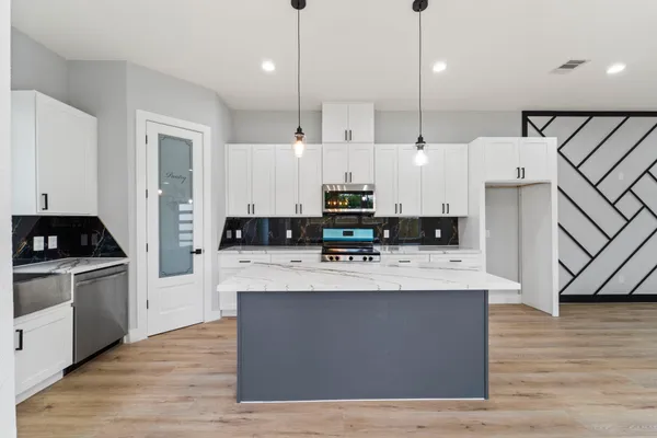 $2,300 | 6631 Foster Street, Houston, TX 77021