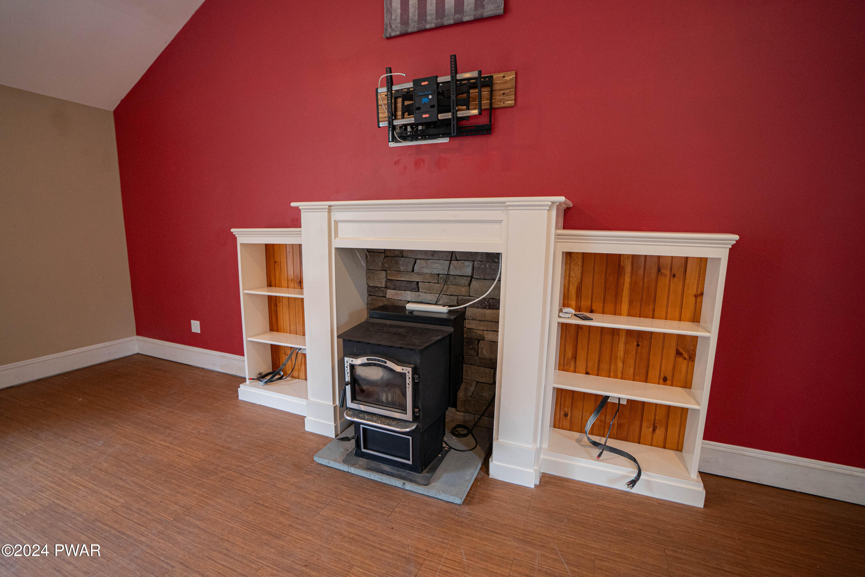 73 Carbondale Road Waymart, PA 18472 - Photo 13 of 50 DSC00532
