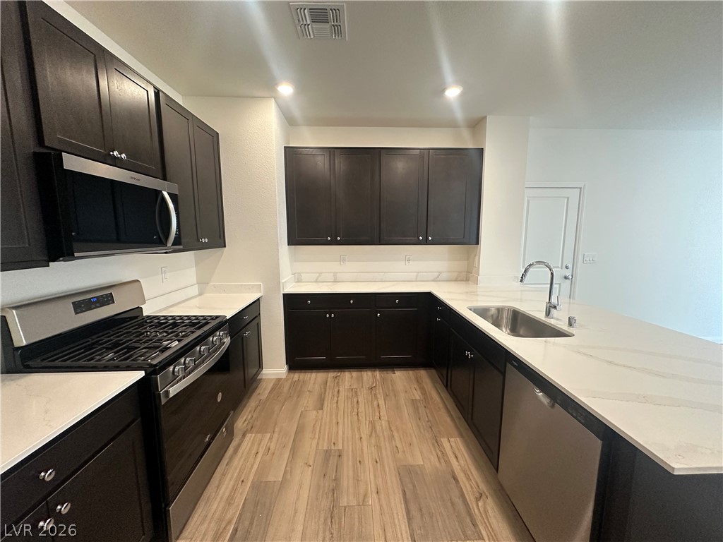 3633 Torres Novas Lane Henderson, NV 89044 - Photo 7 of 36