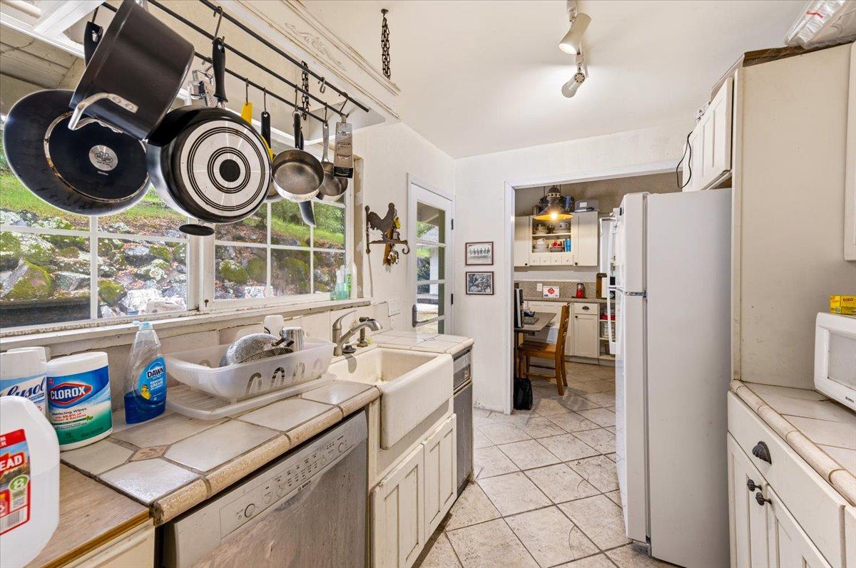 10677 Lazy Valley Road Penn Valley, CA 95946 - Photo 18 of 65