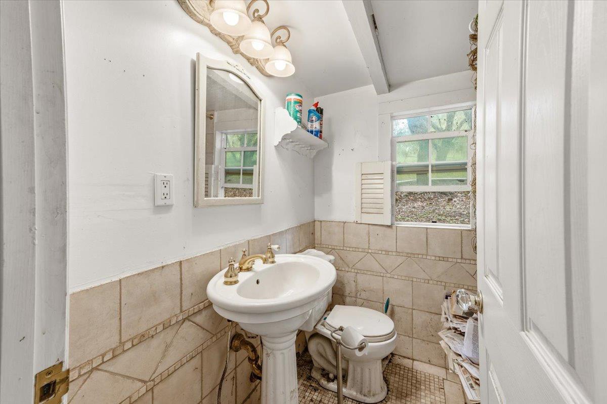 10677 Lazy Valley Road Penn Valley, CA 95946 - Photo 31 of 65
