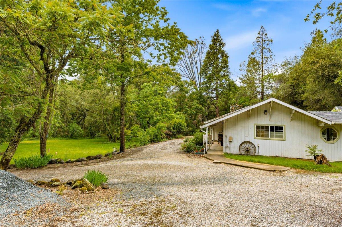 10677 Lazy Valley Road Penn Valley, CA 95946 - Photo 37 of 65