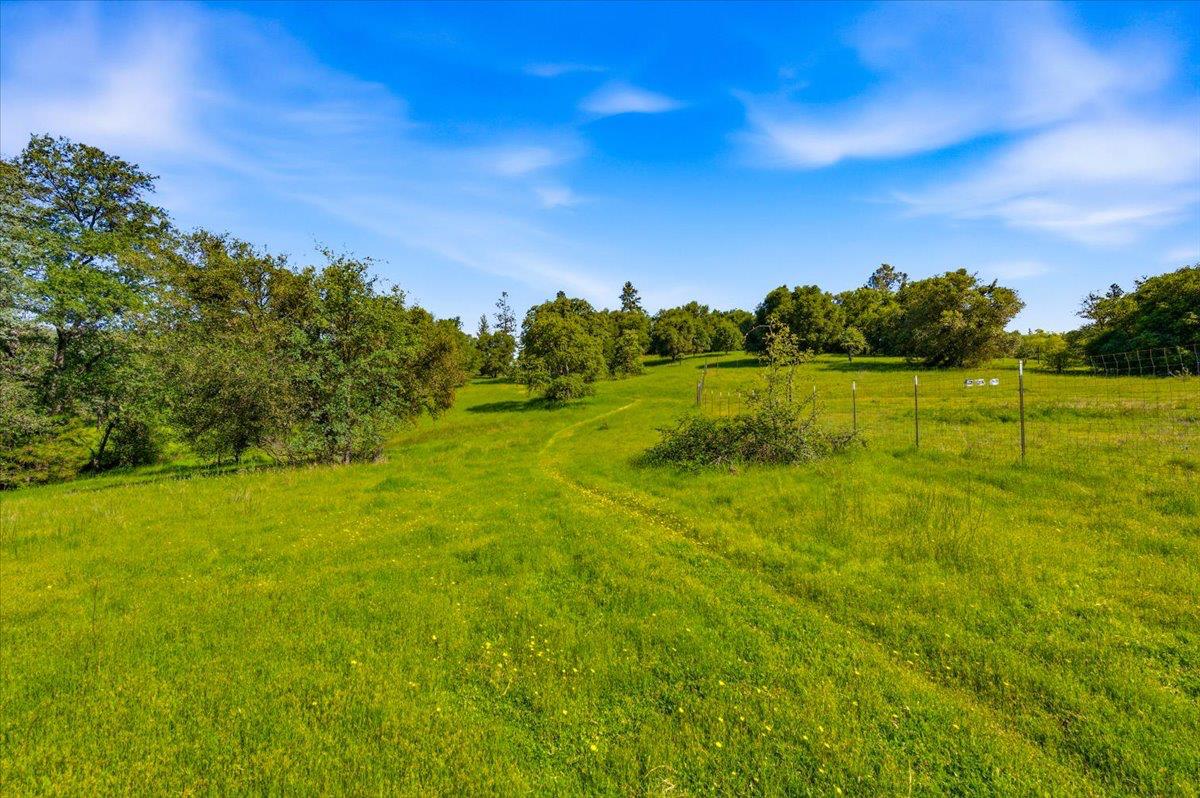 10677 Lazy Valley Road Penn Valley, CA 95946 - Photo 4 of 65