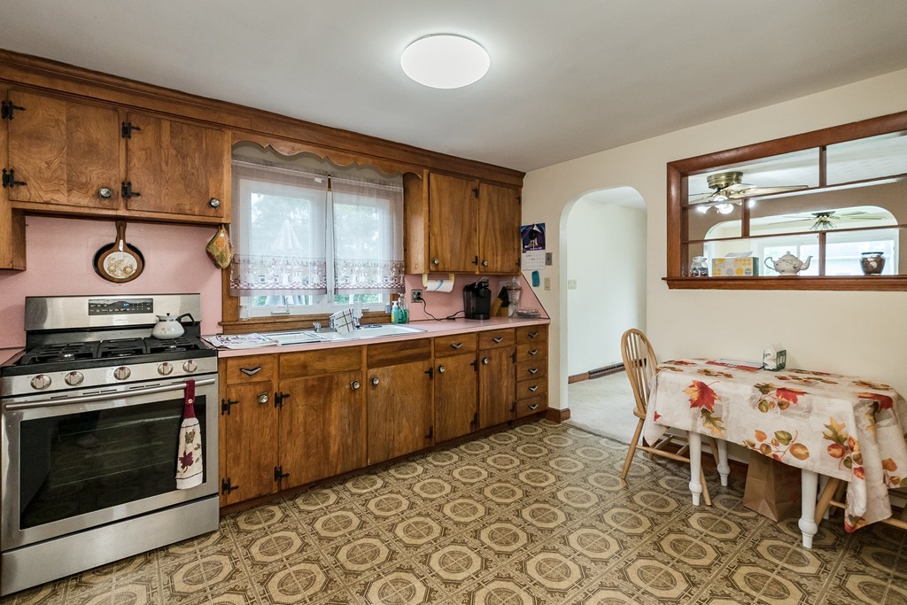 616 Boston Road Billerica, MA 01821 - Photo 5 of 14