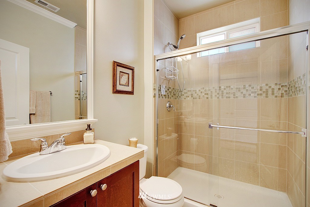 5606 Northeast 8th Place Renton, WA 98059 - Photo 13 of 25