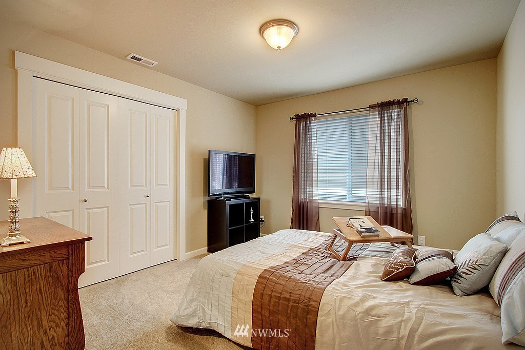 5606 Northeast 8th Place Renton, WA 98059 - Photo 18 of 25