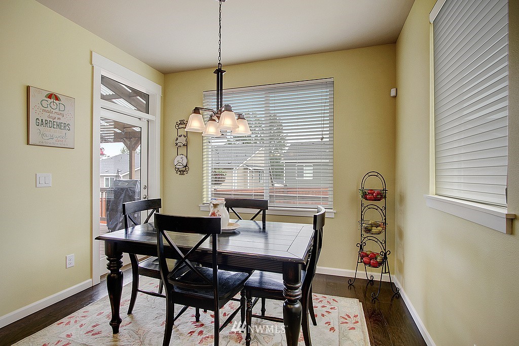5606 Northeast 8th Place Renton, WA 98059 - Photo 9 of 25