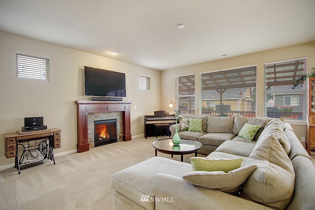 5606 Northeast 8th Place Renton, WA 98059 - Photo 10 of 25